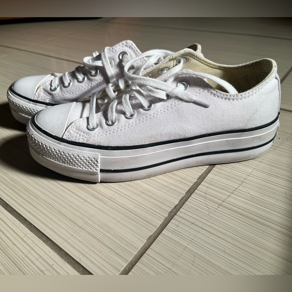 Converse All-Star Classic White Canvas Platform Sneakers - Women's Low Top, Sz 7